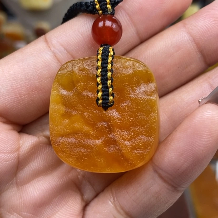 【闪购商品】琥珀颈饰未镶嵌