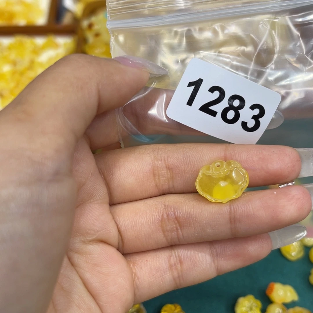 琥珀珠宝奇石未镶嵌尚*