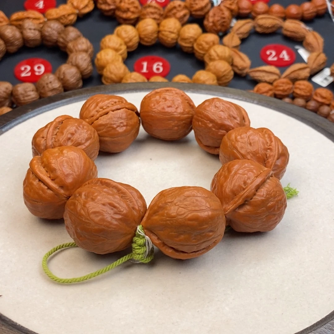 文玩核桃手串大光头