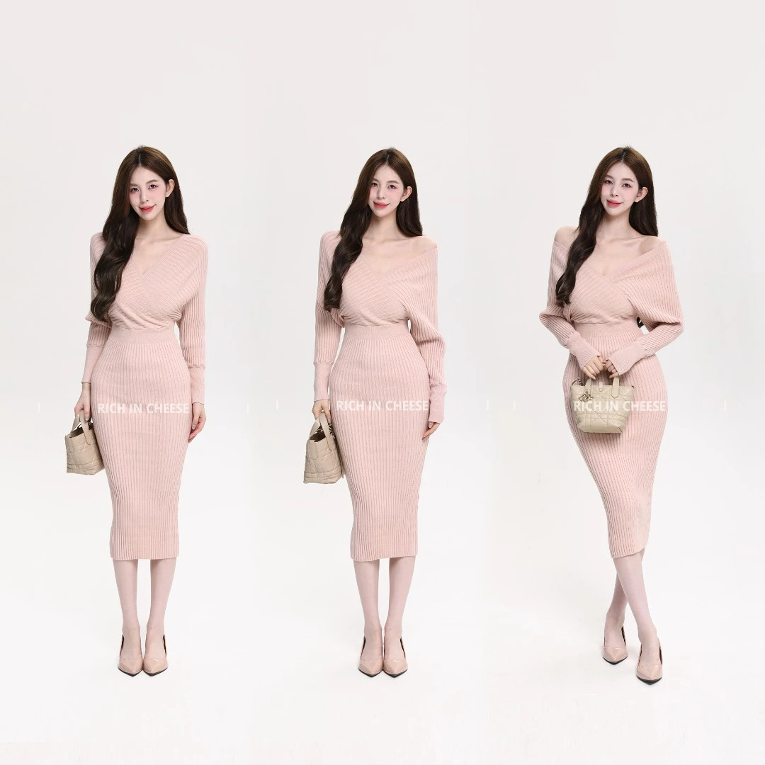 舒胡蕾 娇贵千金 一裙三穿设计感定染V领收腰包臀针织收腰连衣裙