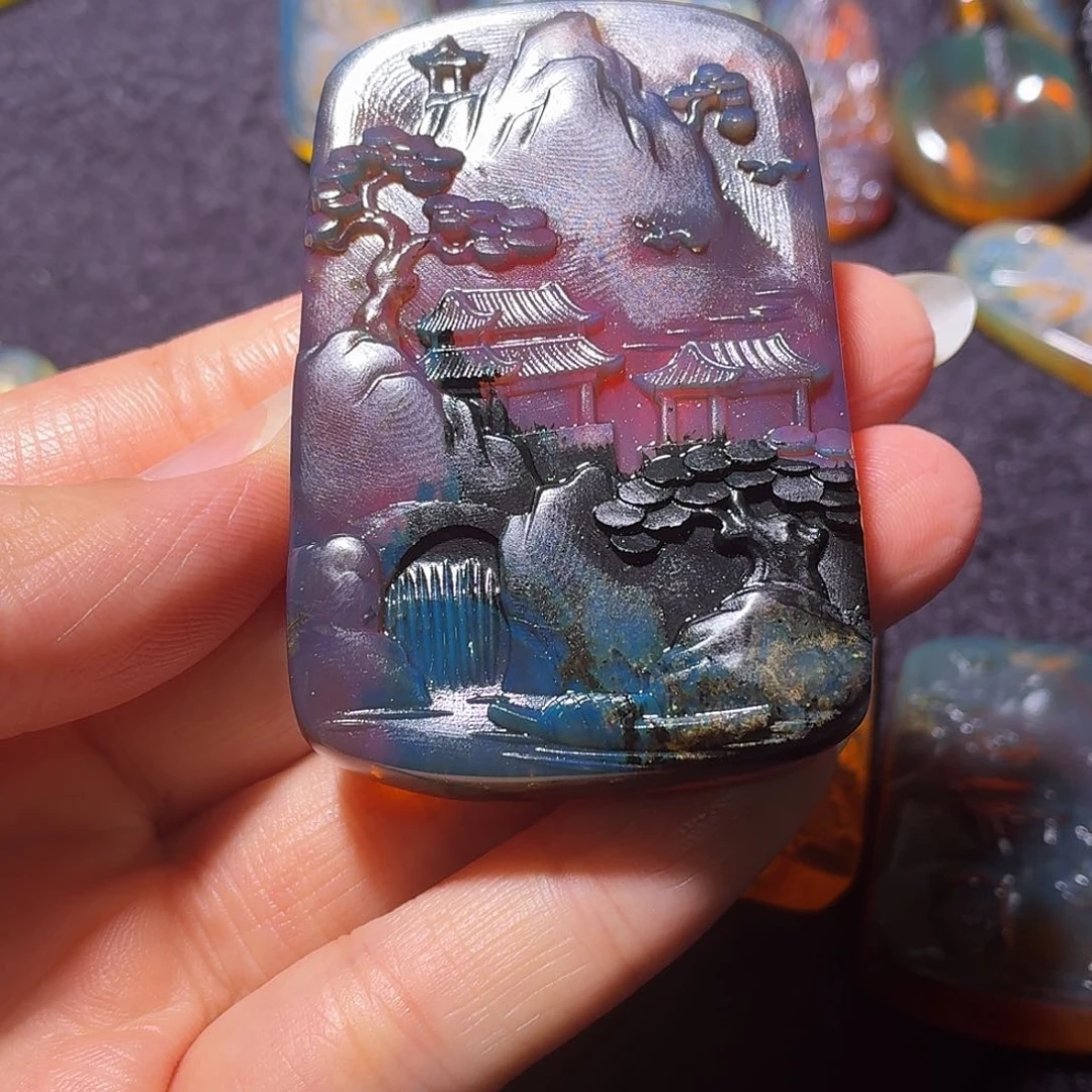 未镶嵌颈饰琥珀吊