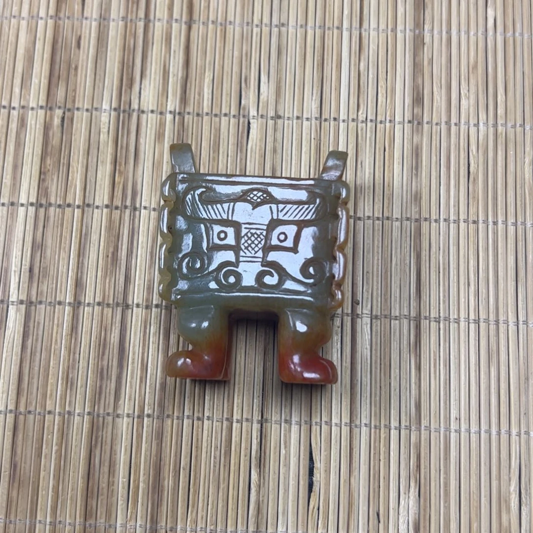 和田玉未镶嵌把件