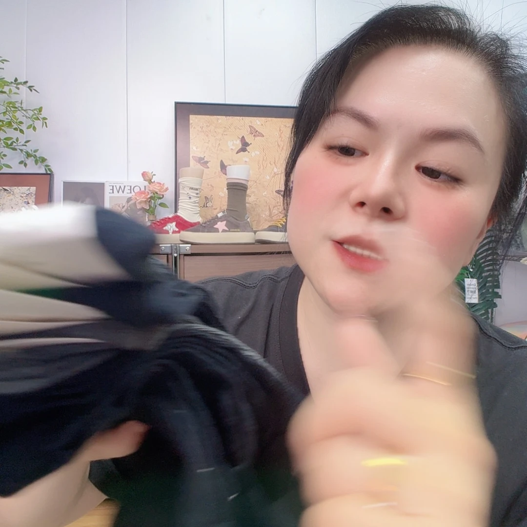 棉纶你不用谢嘛啊小孩