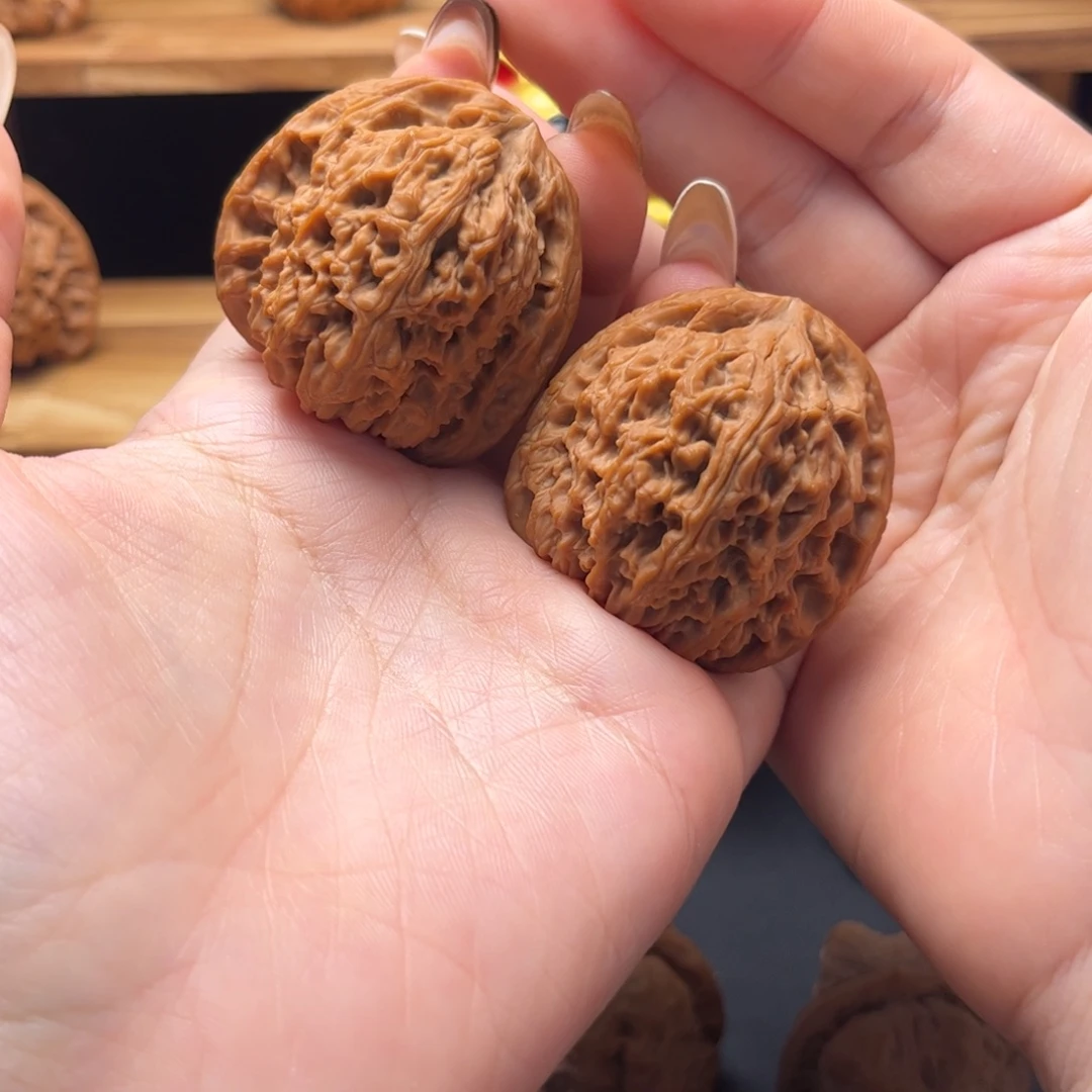 长***菲文玩核桃把件南疆石42全