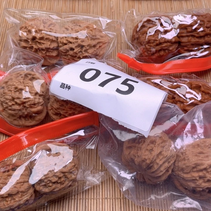 文玩核桃把件75号6对