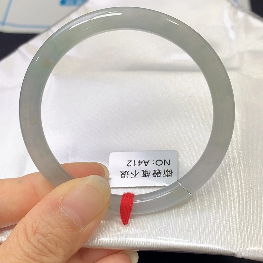 翡翠未镶嵌手镯（圆镯）54