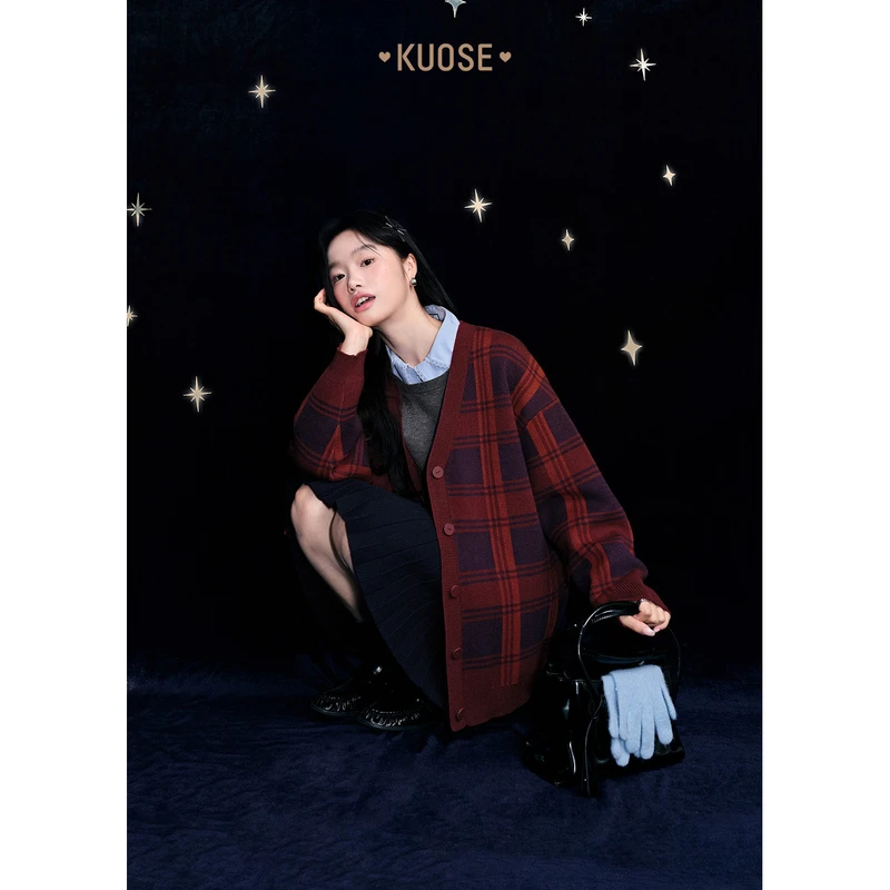 阔色圣诞格纹v领外套女2025秋冬新款复古穿搭红色毛衣KSH2512003