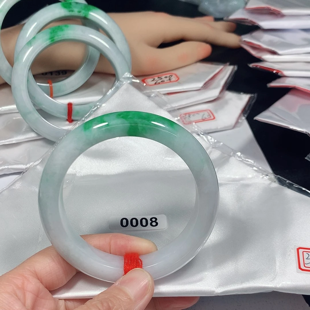 翡翠手镯未镶嵌天然缅甸A货翡翠手镯