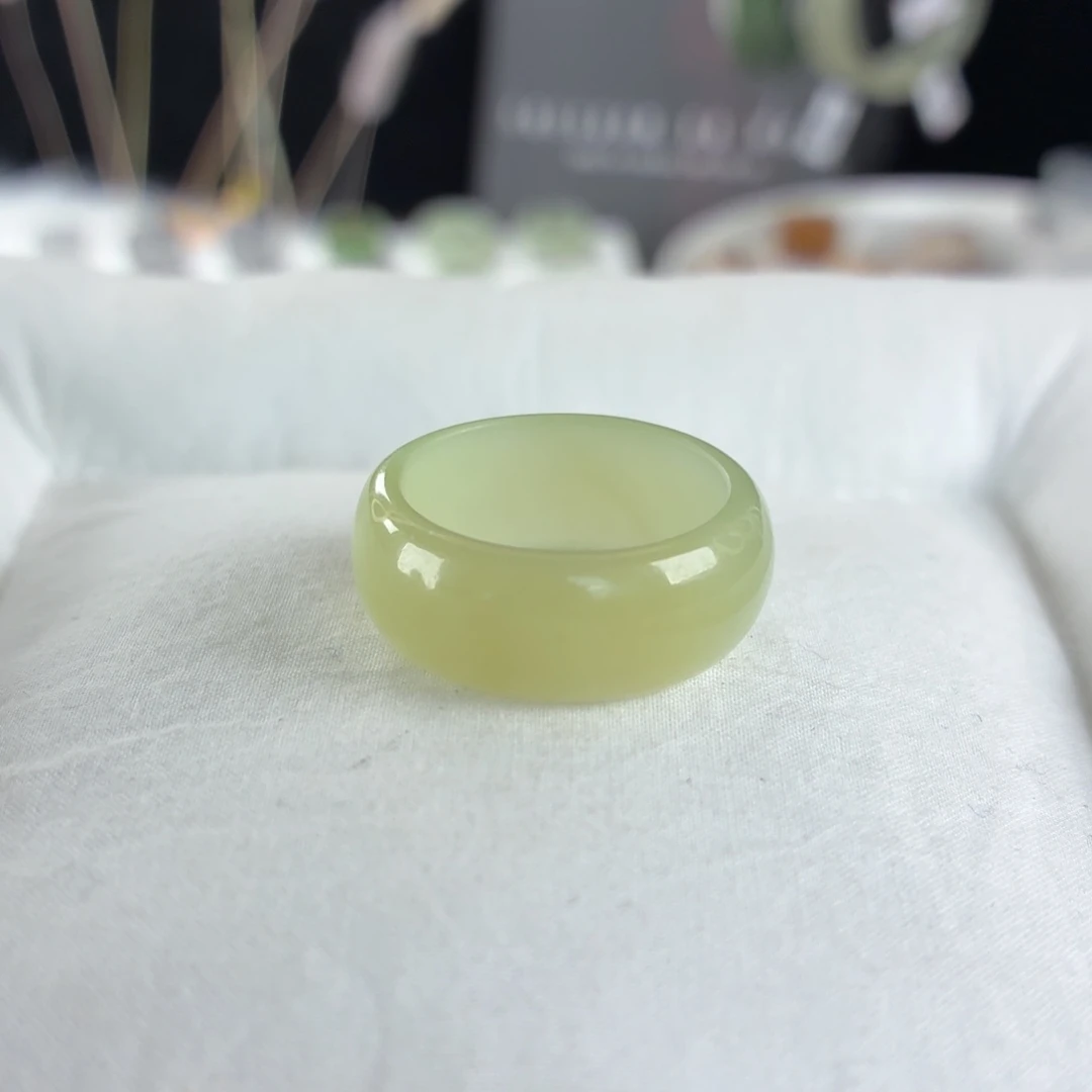 和田玉未镶嵌戒指i138黄口轮胎18.2不退换