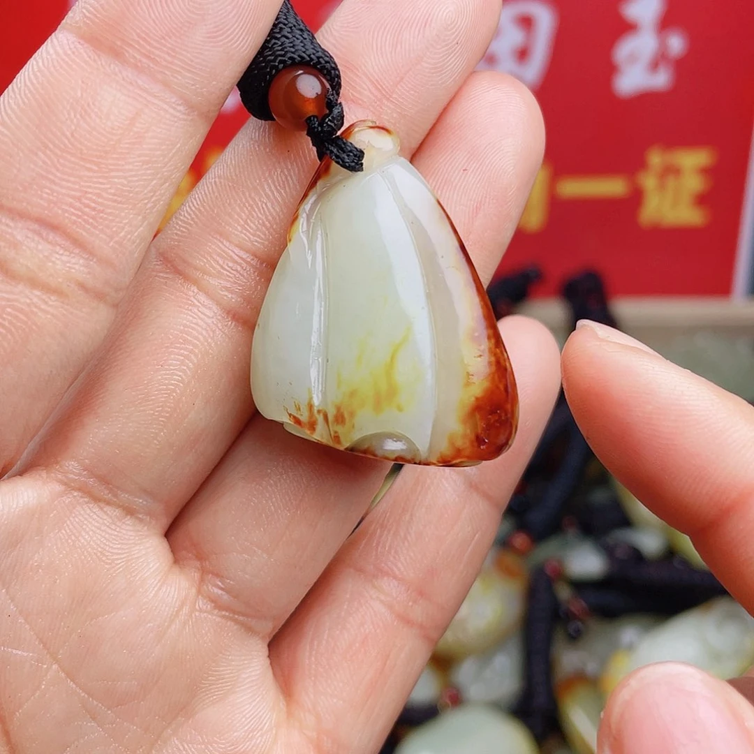 和田玉颈饰未镶嵌