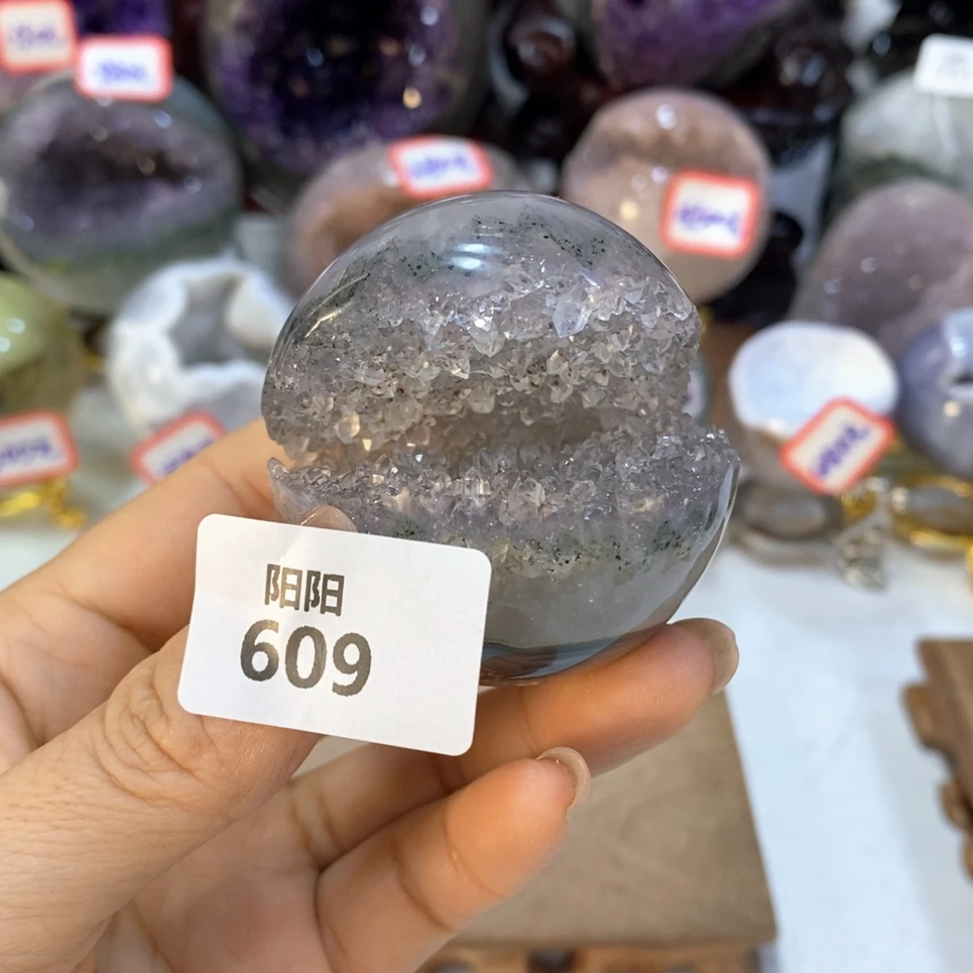 未镶嵌水晶大型摆件（非配饰）