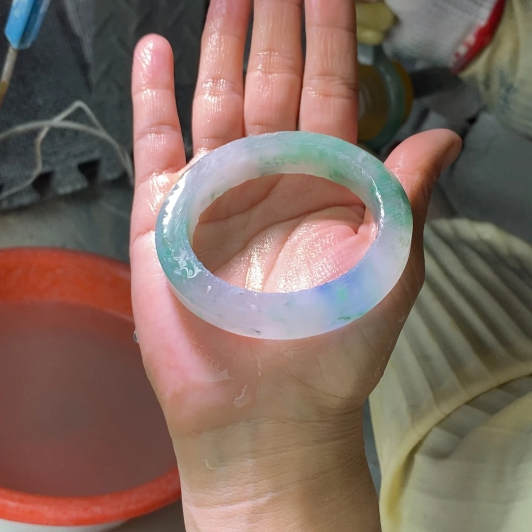 毛****石英质玉（非洲翠）未镶嵌手镯定制