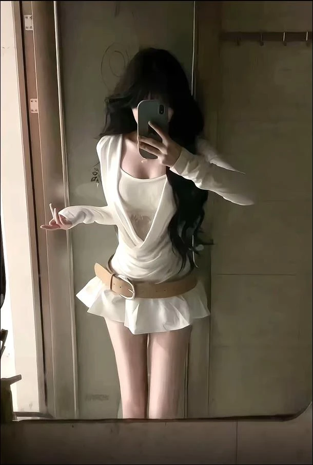 2025秋冬新款性感辣妹荡领蕾丝镂空长袖上衣配高腰半身裙两件套女