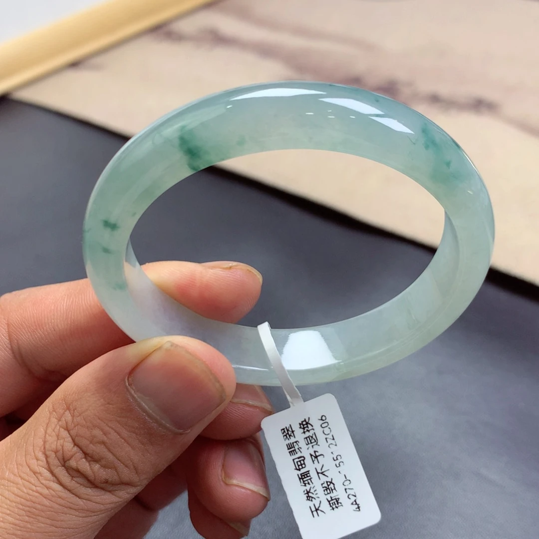 翡翠手镯未镶嵌缅甸翡翠