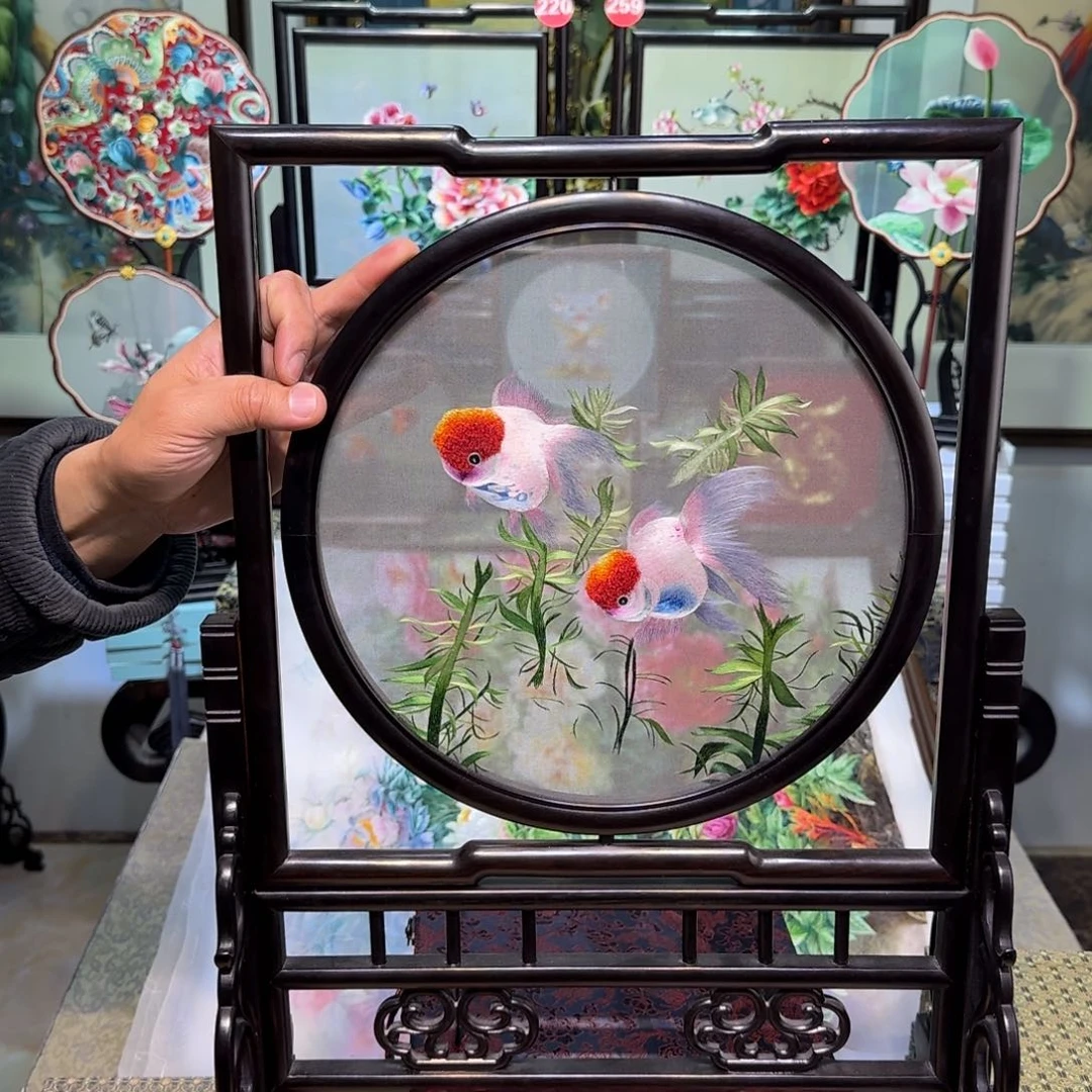 刺绣刺绣工艺精湛异色