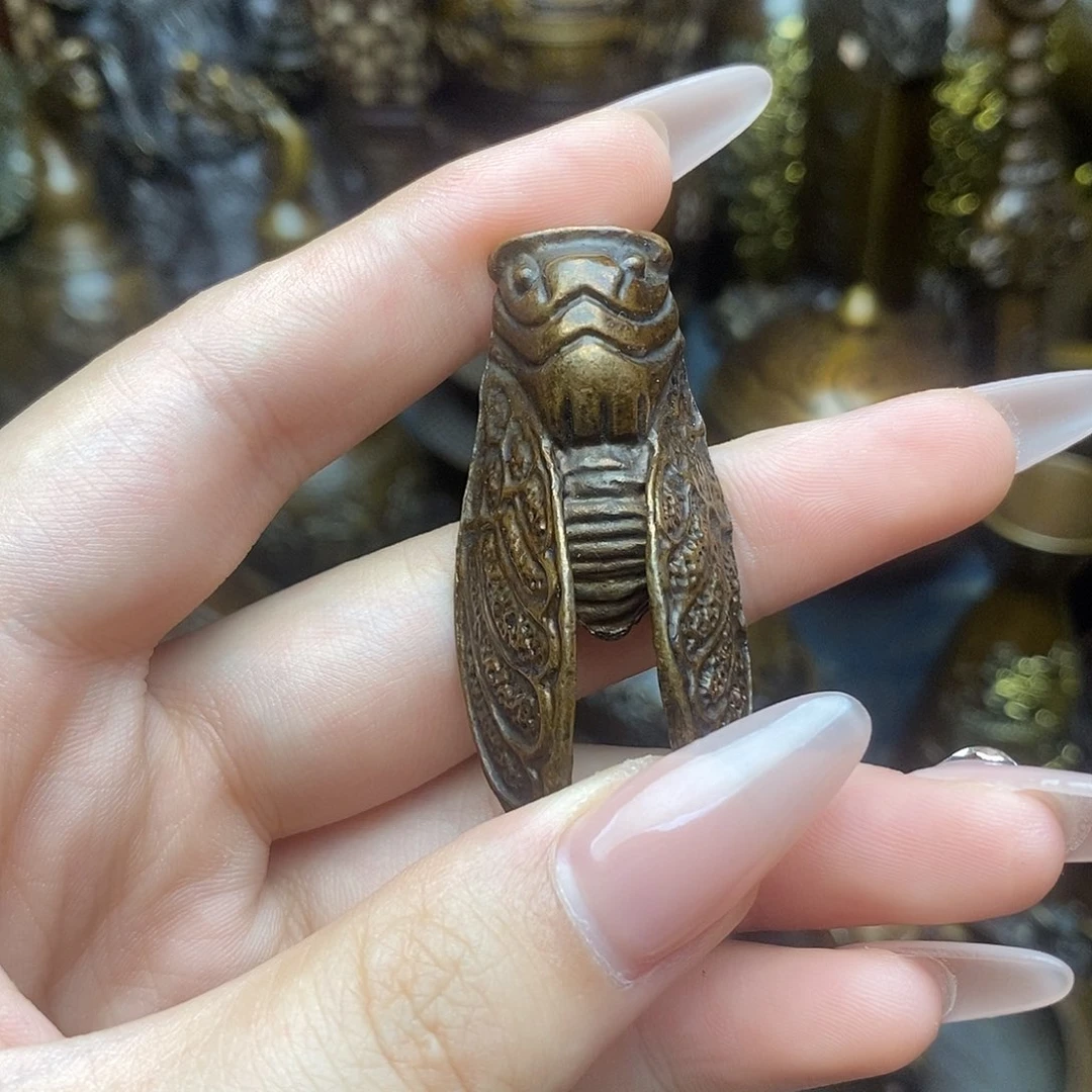铜器摆件做工精良