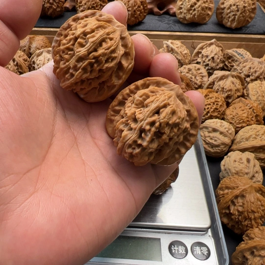 把件桃核文玩核桃，红皮楼子