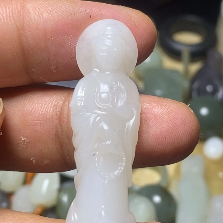 和田玉未镶嵌颈饰哎*呀