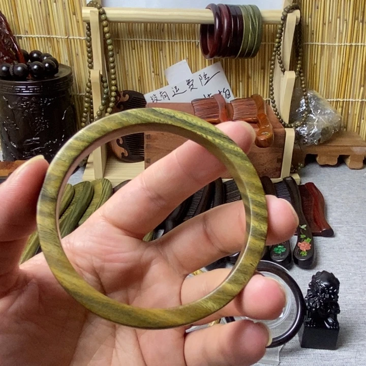 南***甜维腊木（绿檀）60圈口手镯