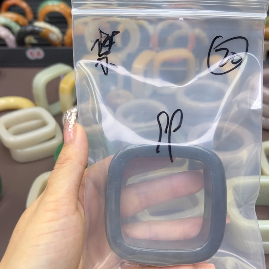 石英质玉手镯未镶嵌@****?