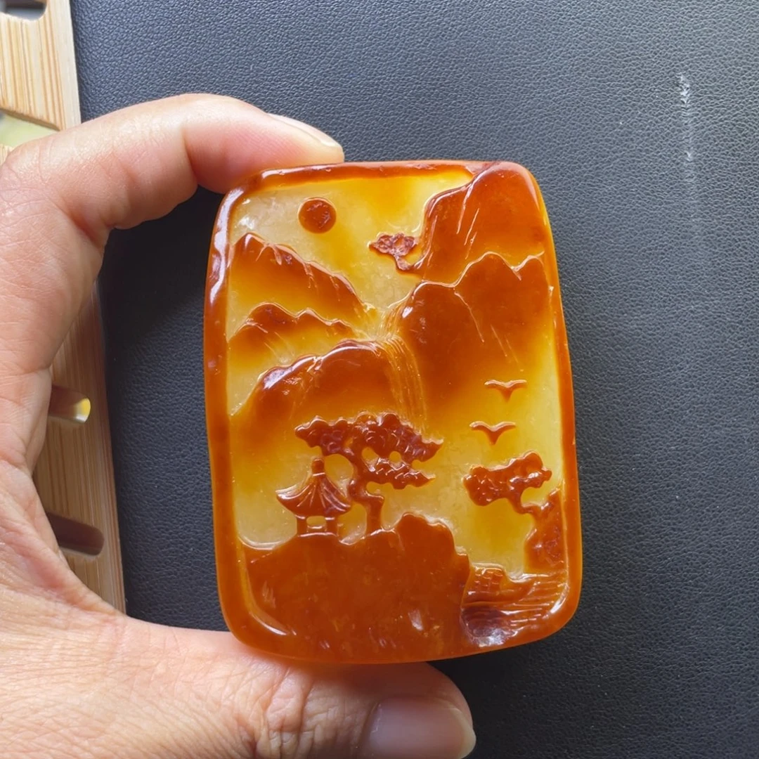 琥珀未镶嵌颈饰天然的琥珀蜜蜡