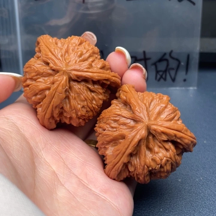 䨻***䨻文玩核桃吊坠白狮子