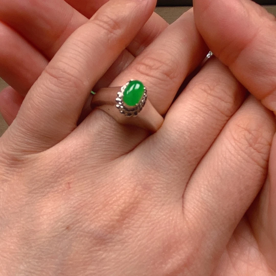 翡翠戒指未镶嵌翡翠蛋面