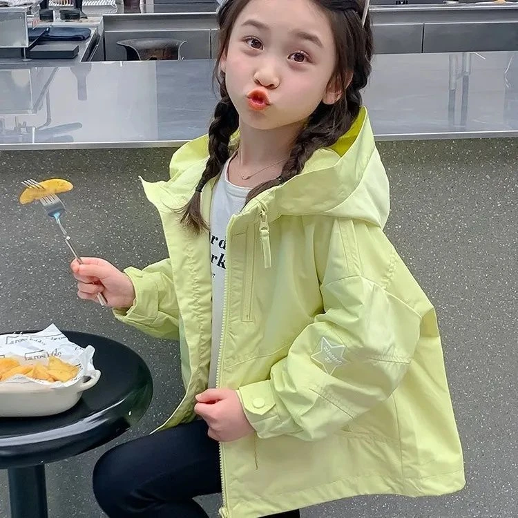 外套春秋款洋气时髦女宝连帽风衣儿童外套女童2025新款爆款冲锋衣