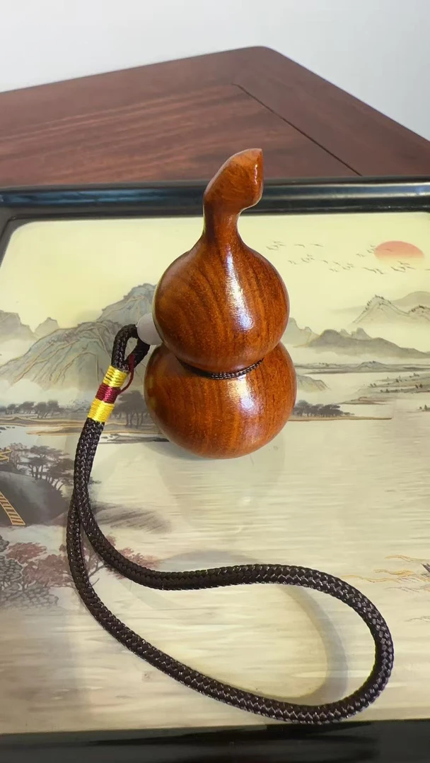 A250黄花梨葫芦把件