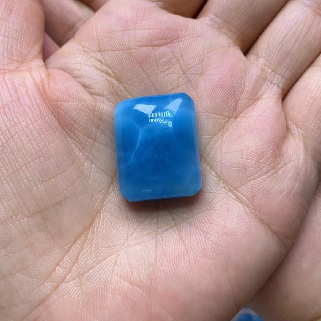 糖***妞针钠钙石（海纹石）未镶嵌颈饰