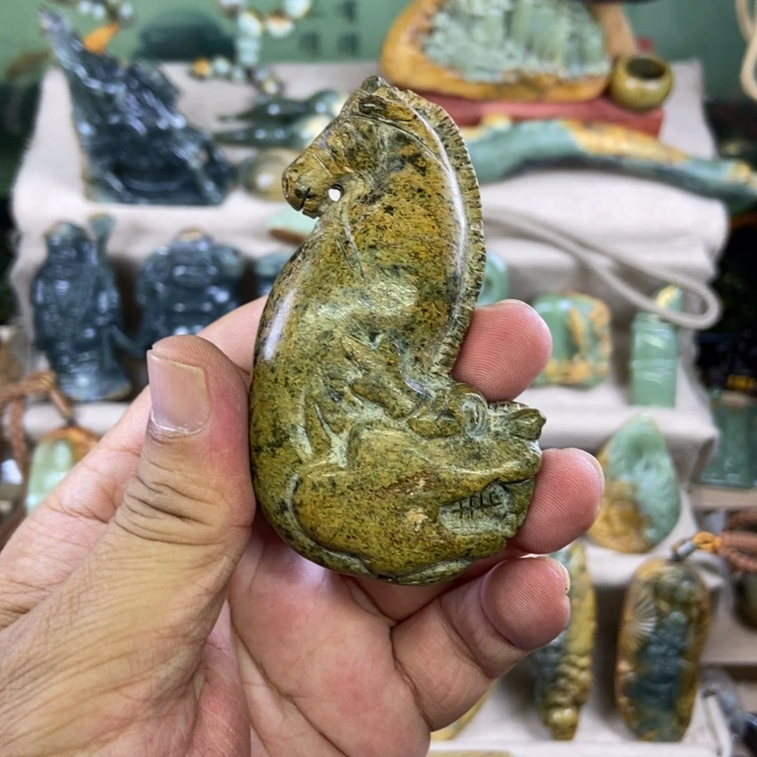 岫岩老玉（透闪石质玉）未镶嵌把件W****_