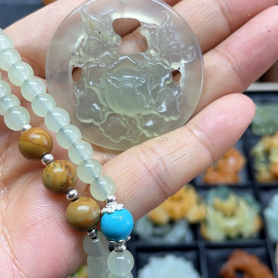 蛇纹石玉未镶嵌颈饰