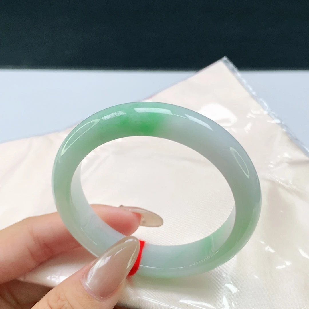 翡翠未镶嵌手镯5629