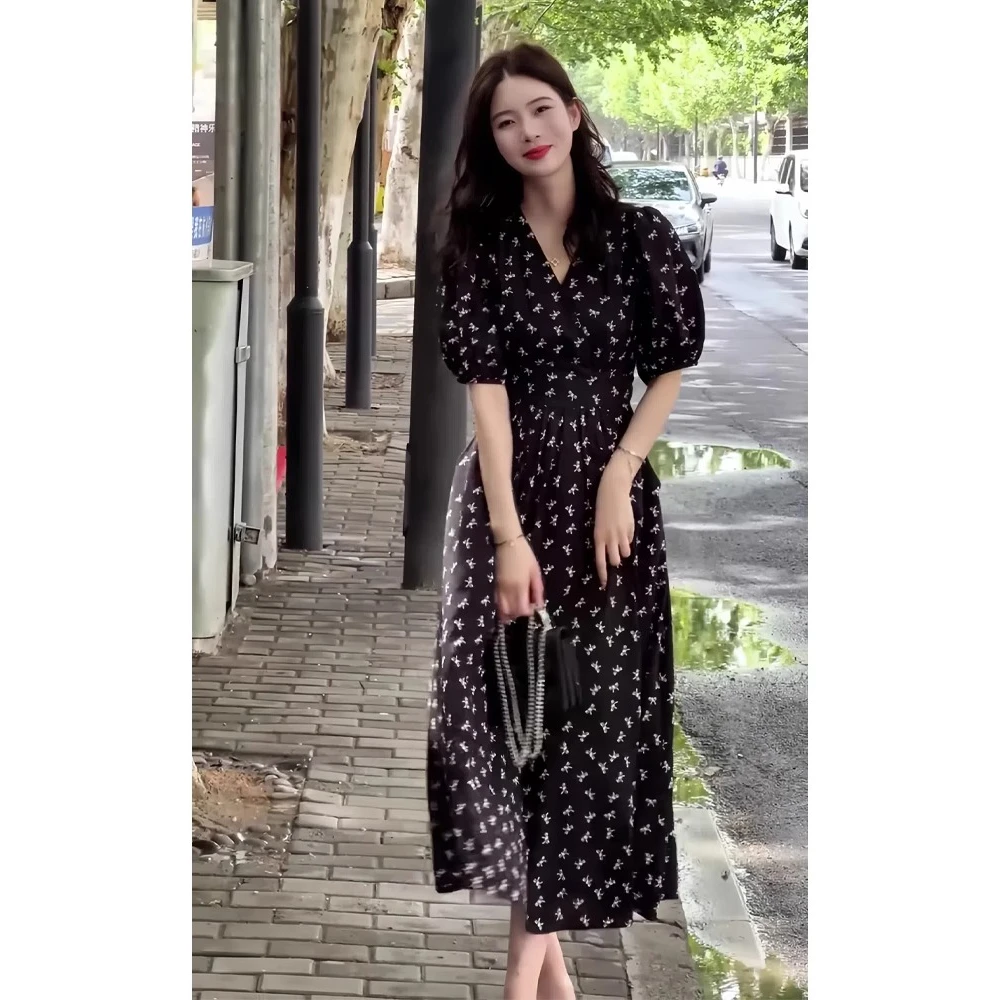 法式气质碎花茶歇连衣裙女2025新款夏季收腰显瘦中长款高级感裙子
