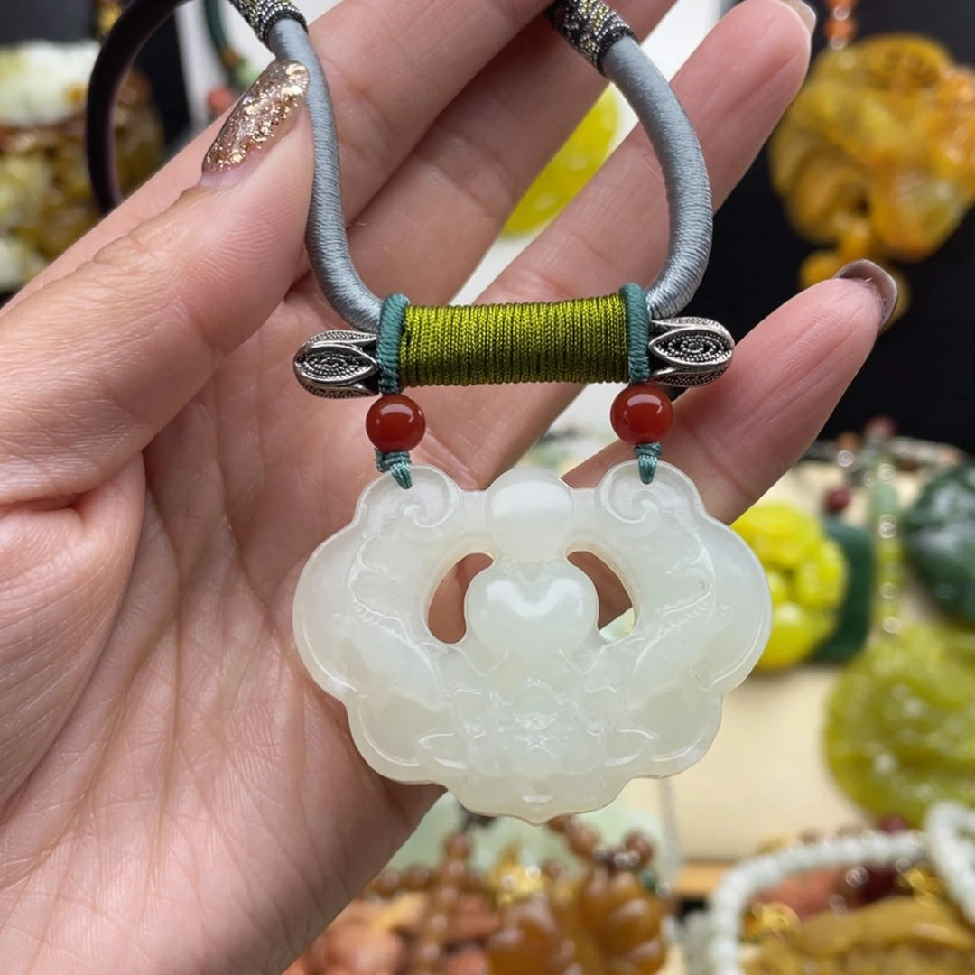 未镶嵌蛇纹石玉颈饰