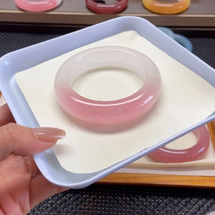 未镶嵌手镯石英岩玉元**满