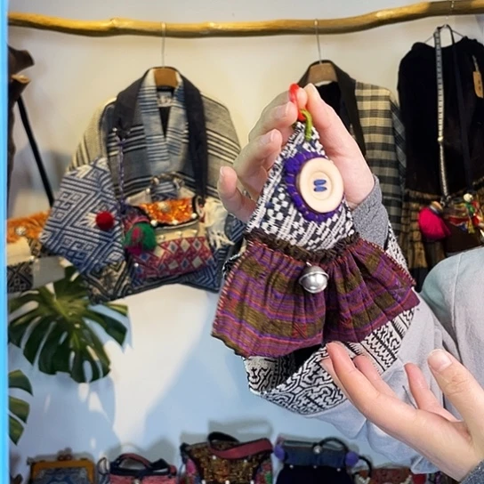 织绣手工制作包挂