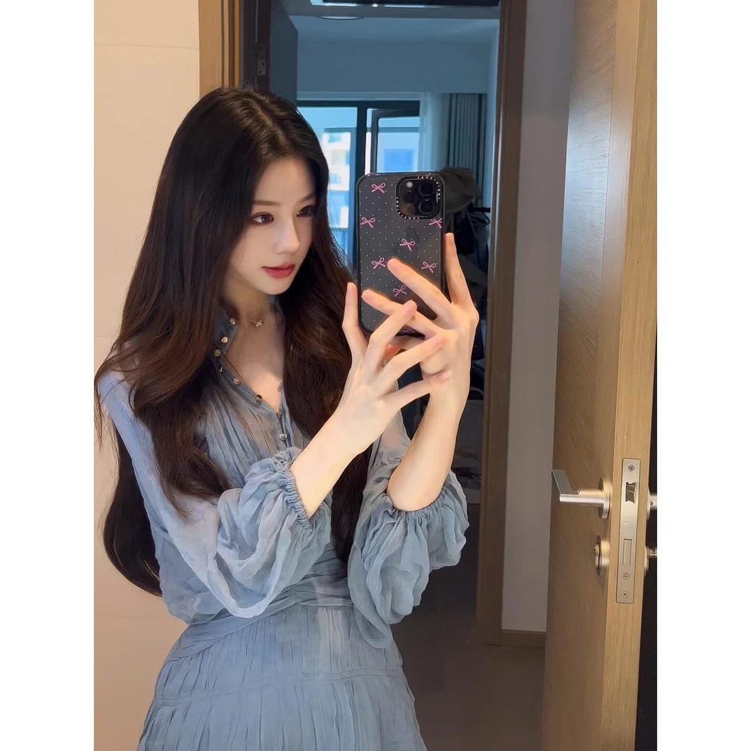 温柔甜美风蓝色灯笼袖修身连衣裙女2025年夏季新款褶皱收腰长裙子