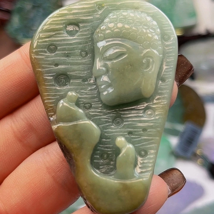 翡翠未镶嵌颈饰挂件