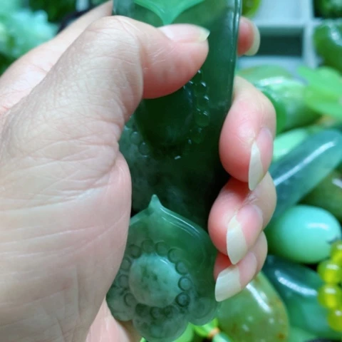 *****蛇纹石玉未镶嵌手把件