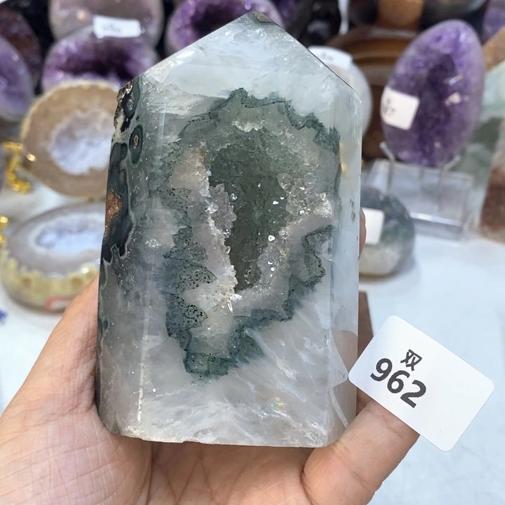 未镶嵌水晶大型摆件（非配饰）