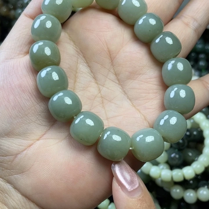 颈饰未镶嵌和田玉卡14