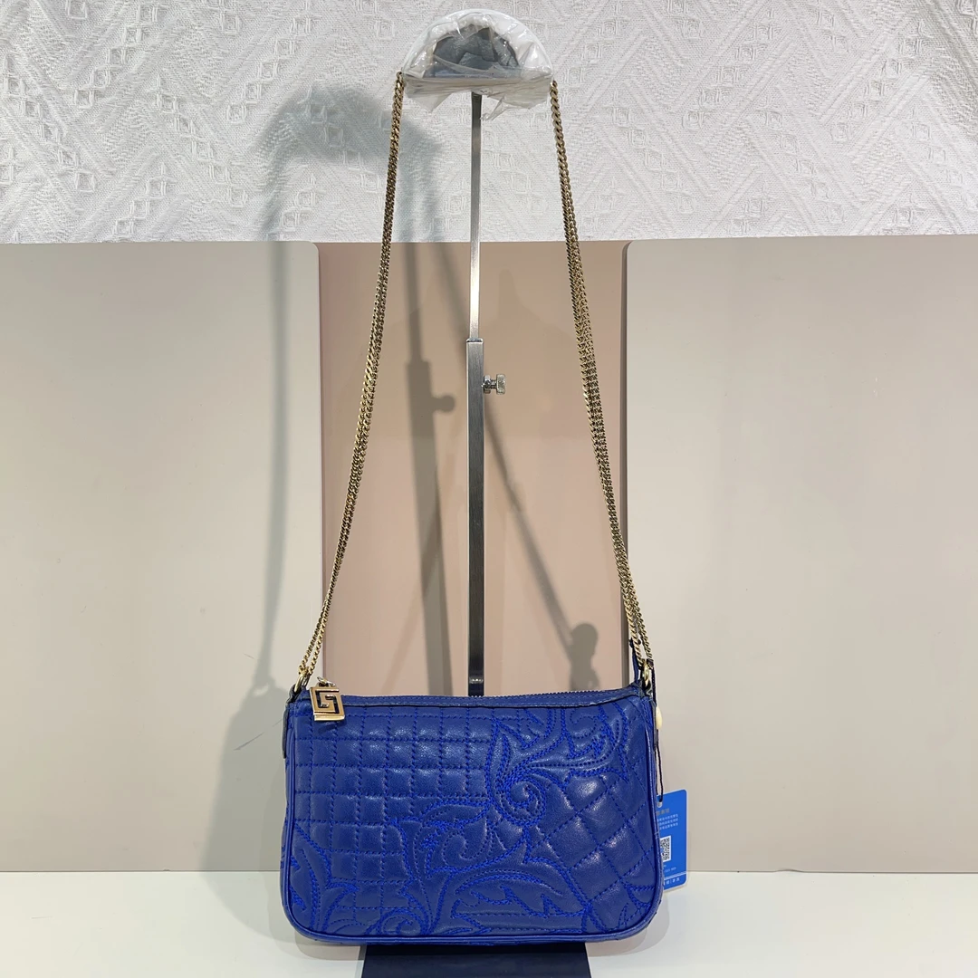 95新 VERSACE/范思哲 范思哲浮雕腋下麻将包a9205