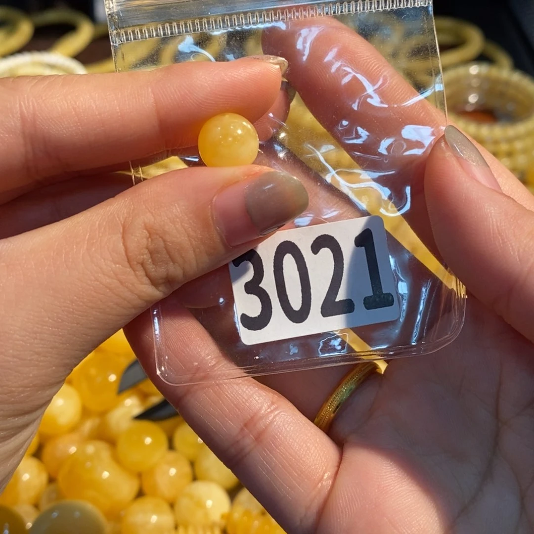 未镶嵌琥珀珠宝奇石3021