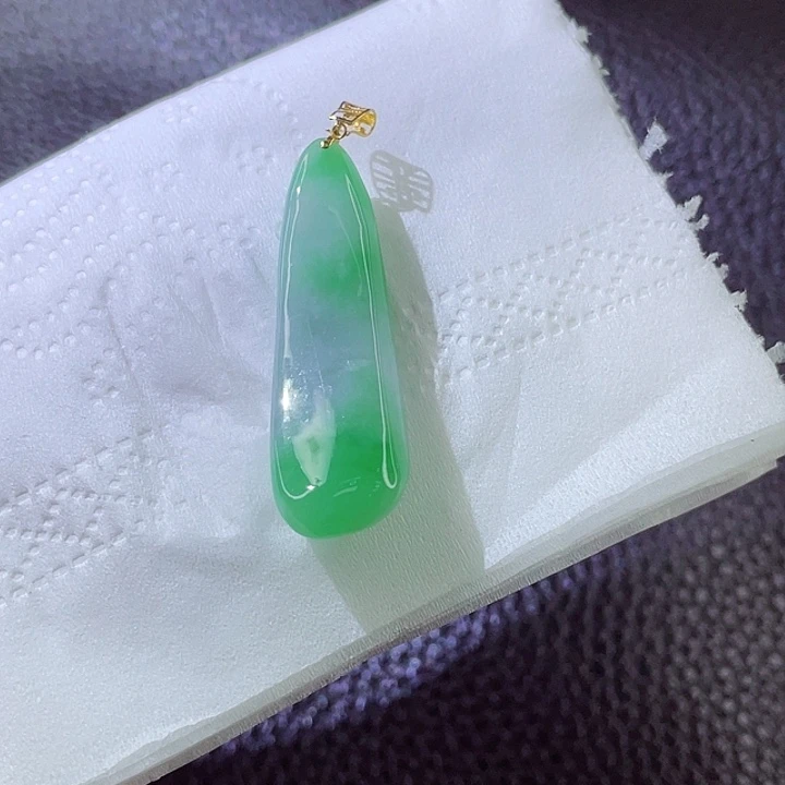 翡翠颈饰18K金镶嵌翡翠