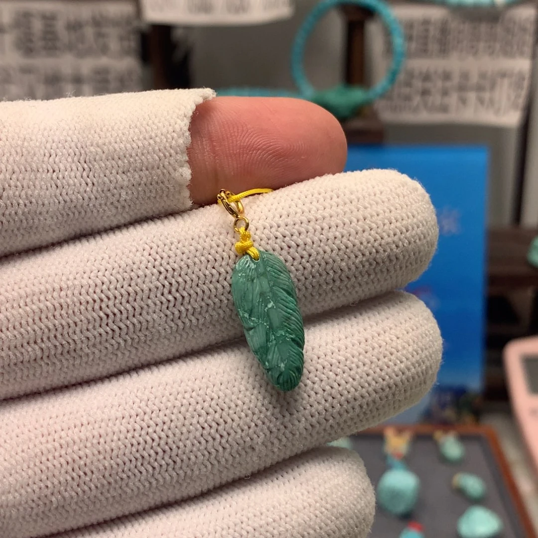 绿松石未镶嵌挂件