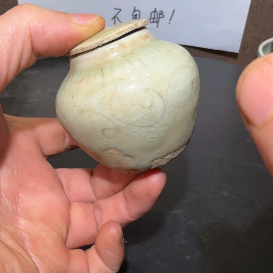 漂亮的小瓷瓶子啊