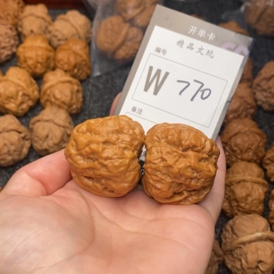 吊坠桃核我是第一百38