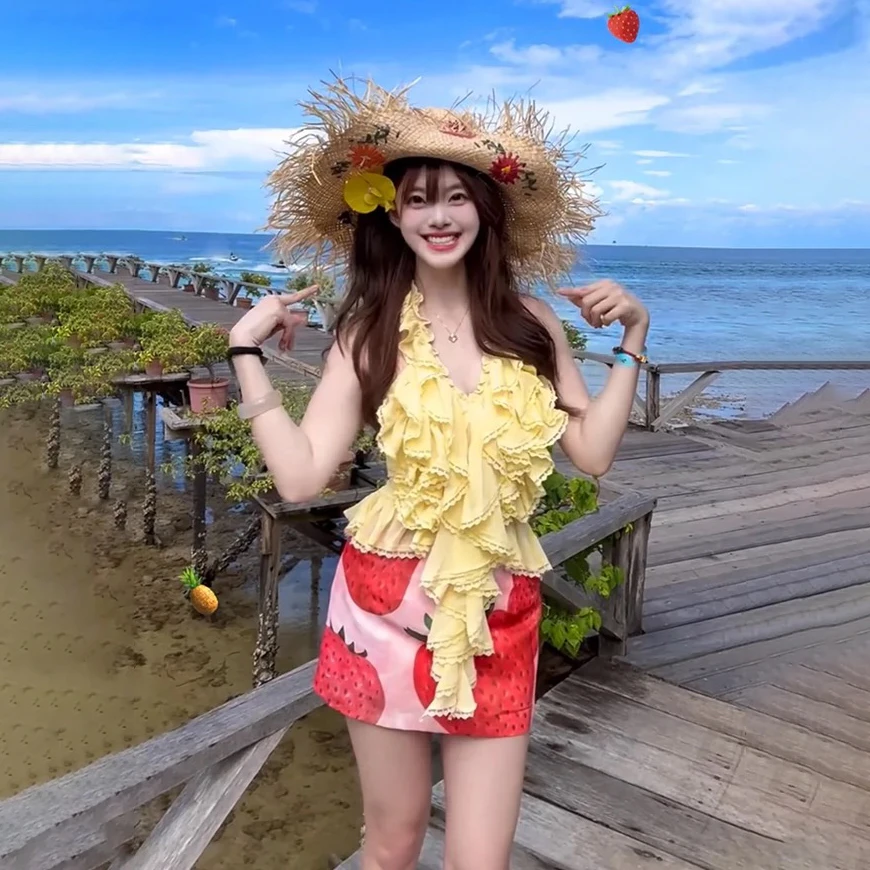 海边度假甜辣裙套装夏季黄色荷叶边挂脖吊带上衣草莓印花半裙套装