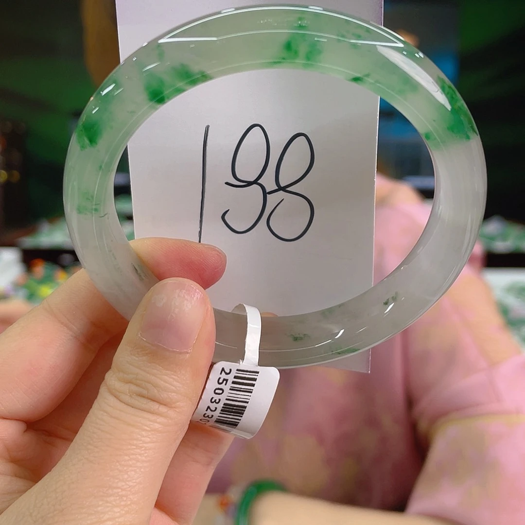 石英质玉手镯未镶嵌?****